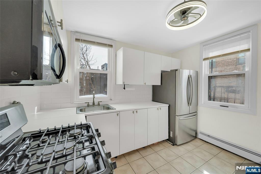 811 Montgomery Street 201