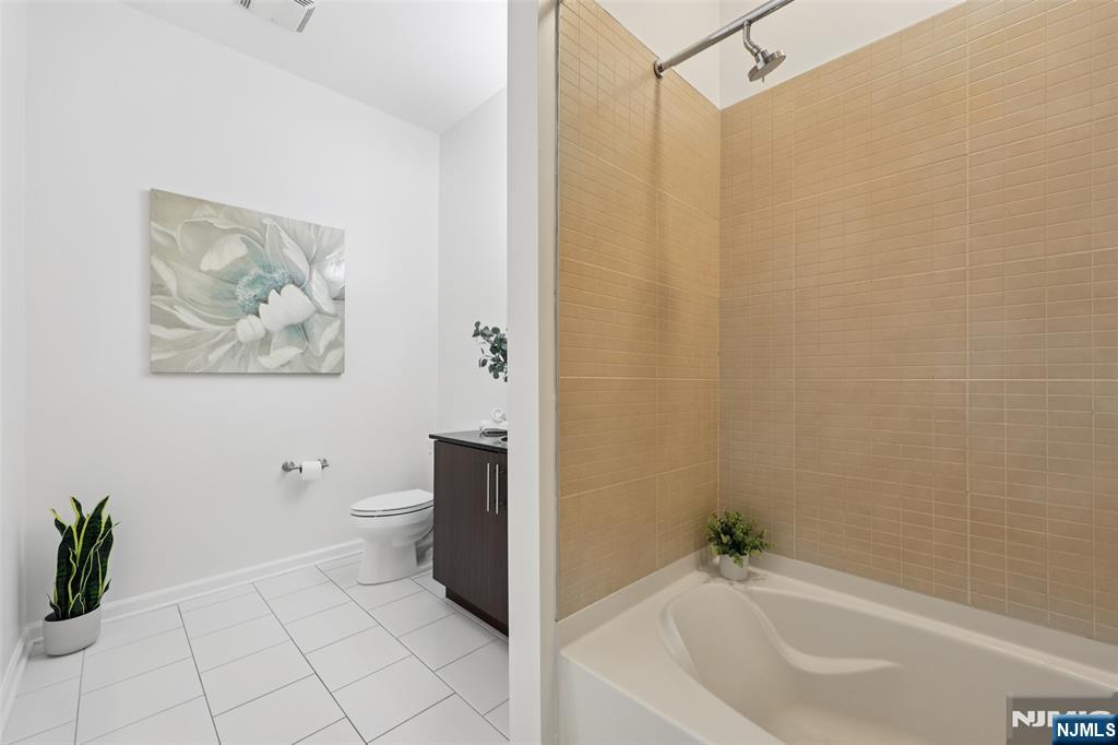1101 Riverview Avenue 101