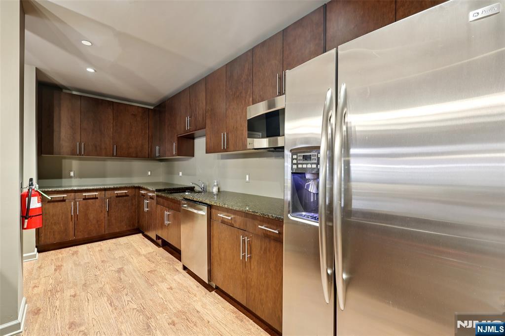 1101 Riverview Avenue 101