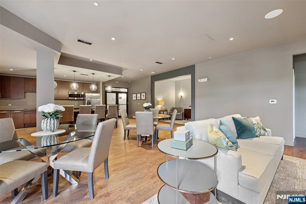 1101 Riverview Avenue 101