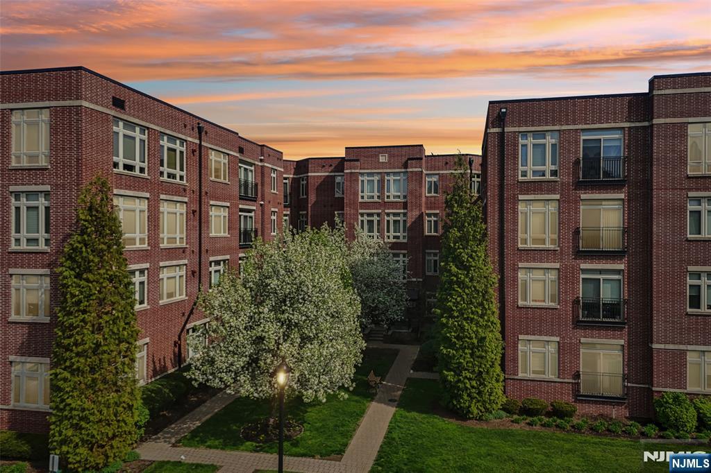 1101 Riverview Avenue 101
