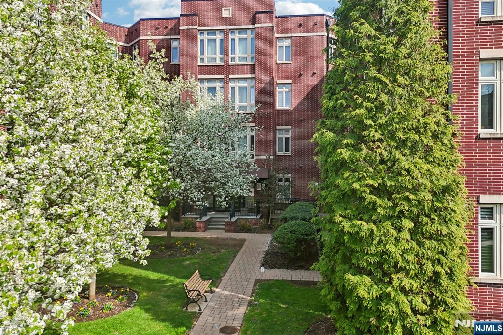 1101 Riverview Avenue 101