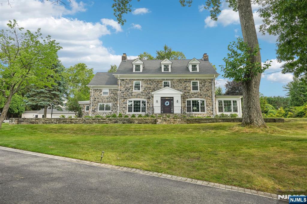 117 Forest Way
