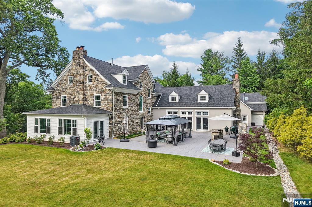 117 Forest Way