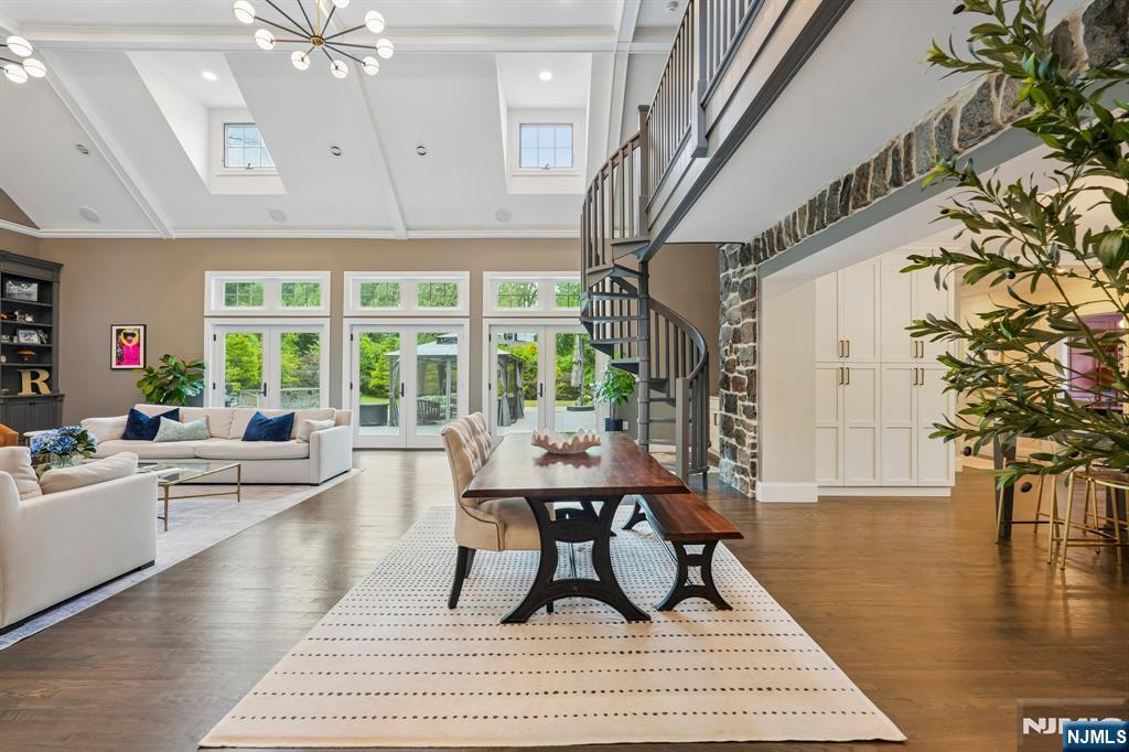 117 Forest Way