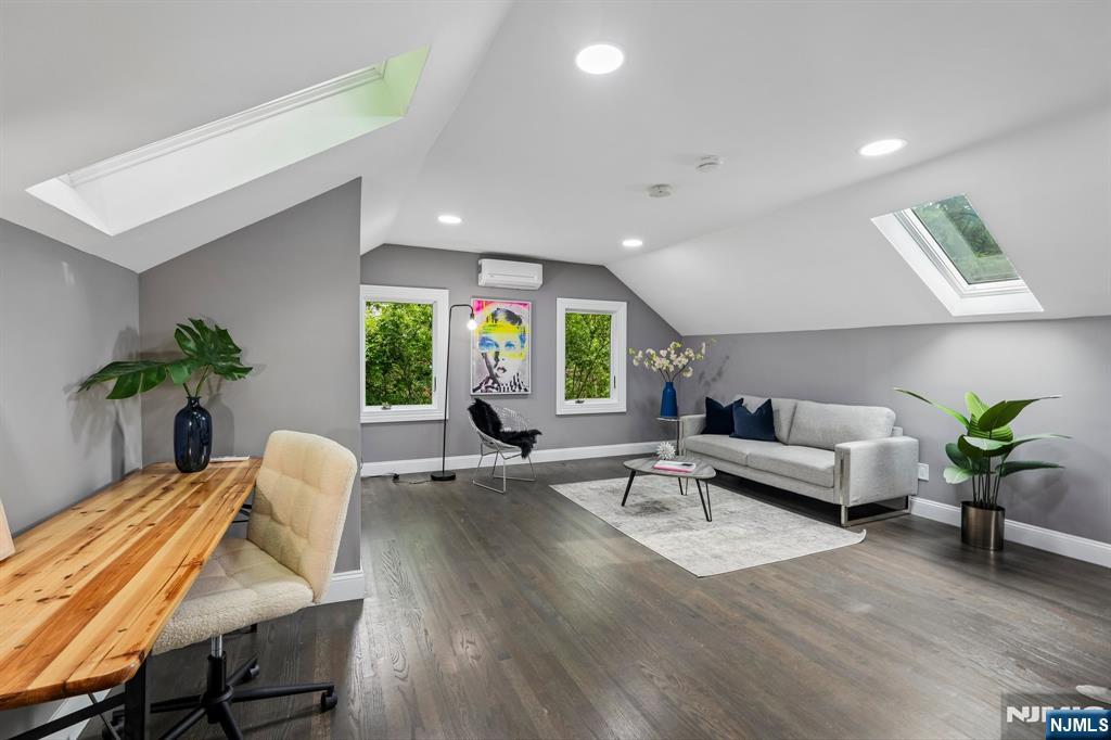 117 Forest Way