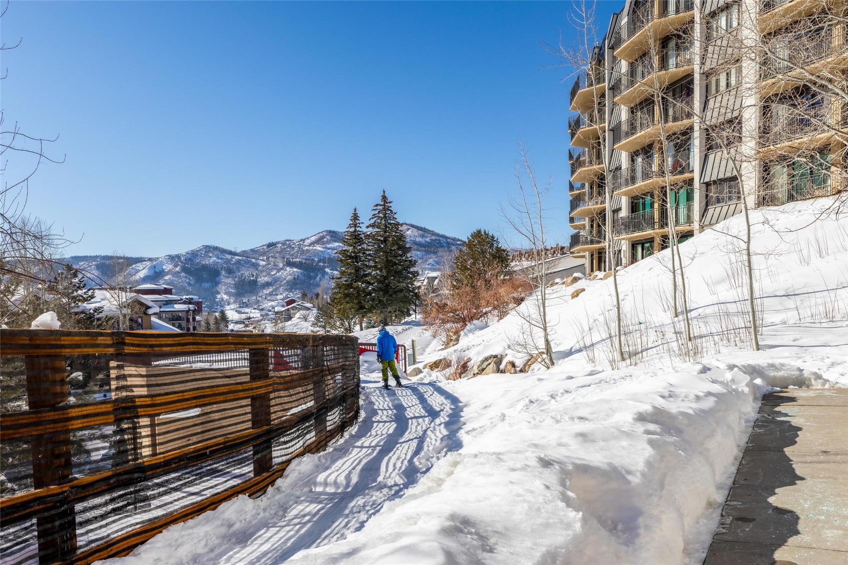 2215 Storm Meadows DRIVE 100