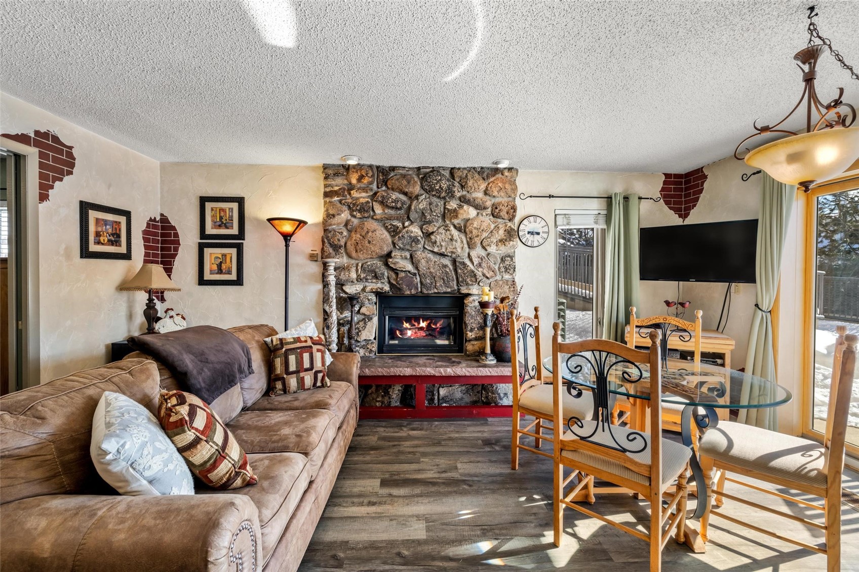 2215 Storm Meadows DRIVE 100