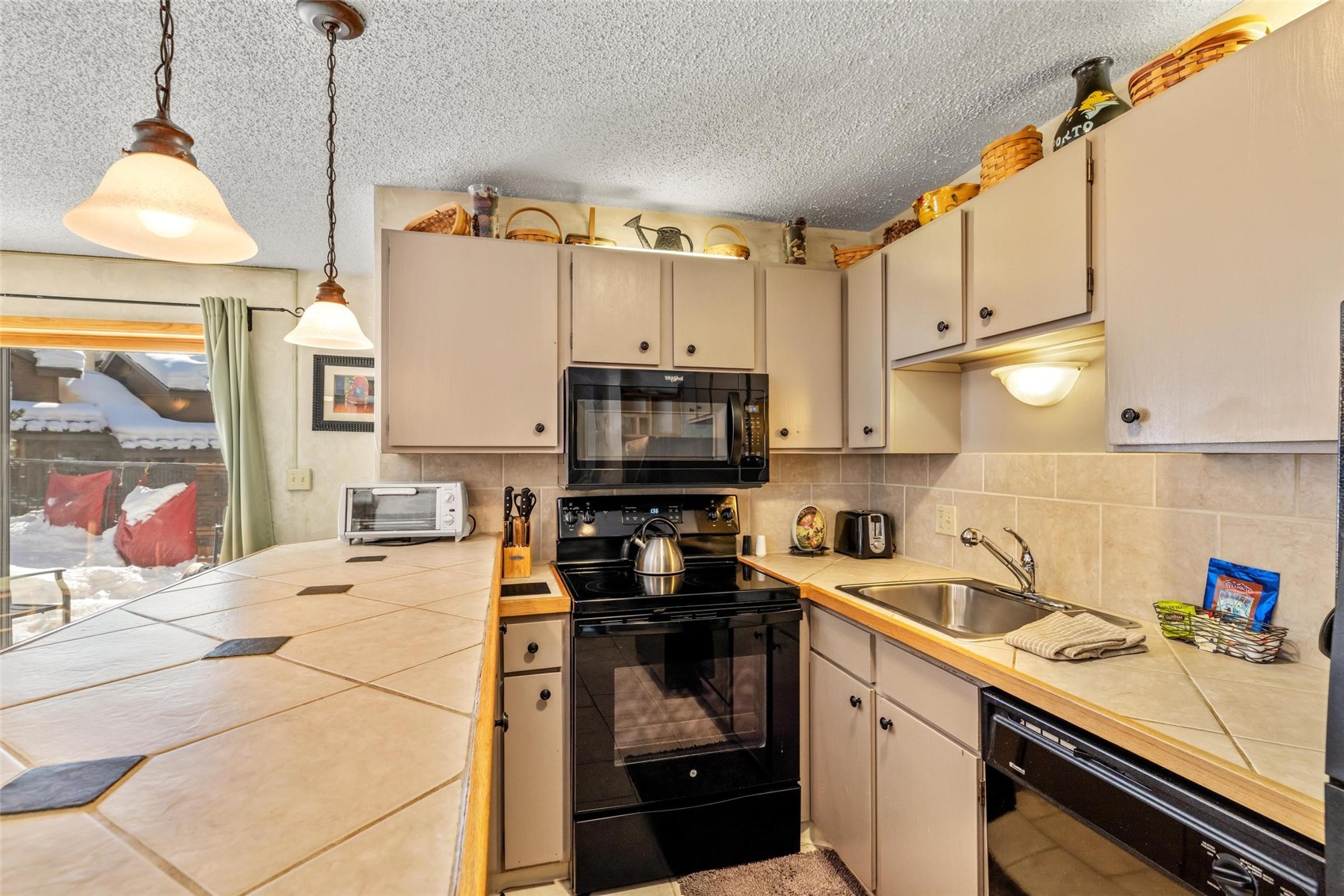 2215 Storm Meadows DRIVE 100