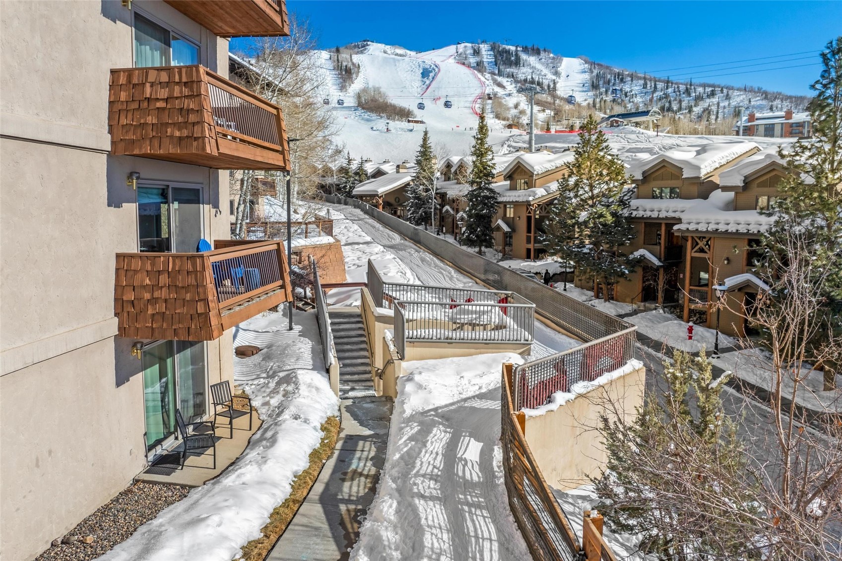 2215 Storm Meadows DRIVE 100