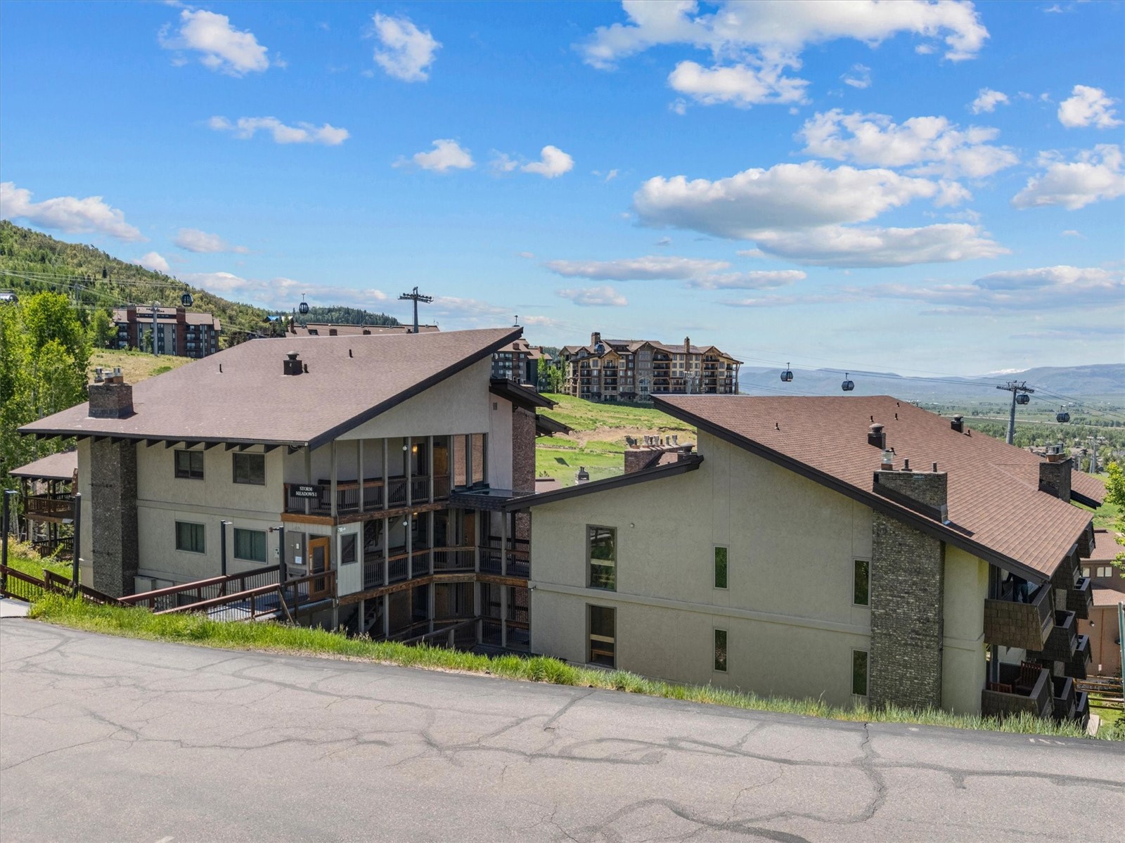 2215 Storm Meadows DRIVE 100