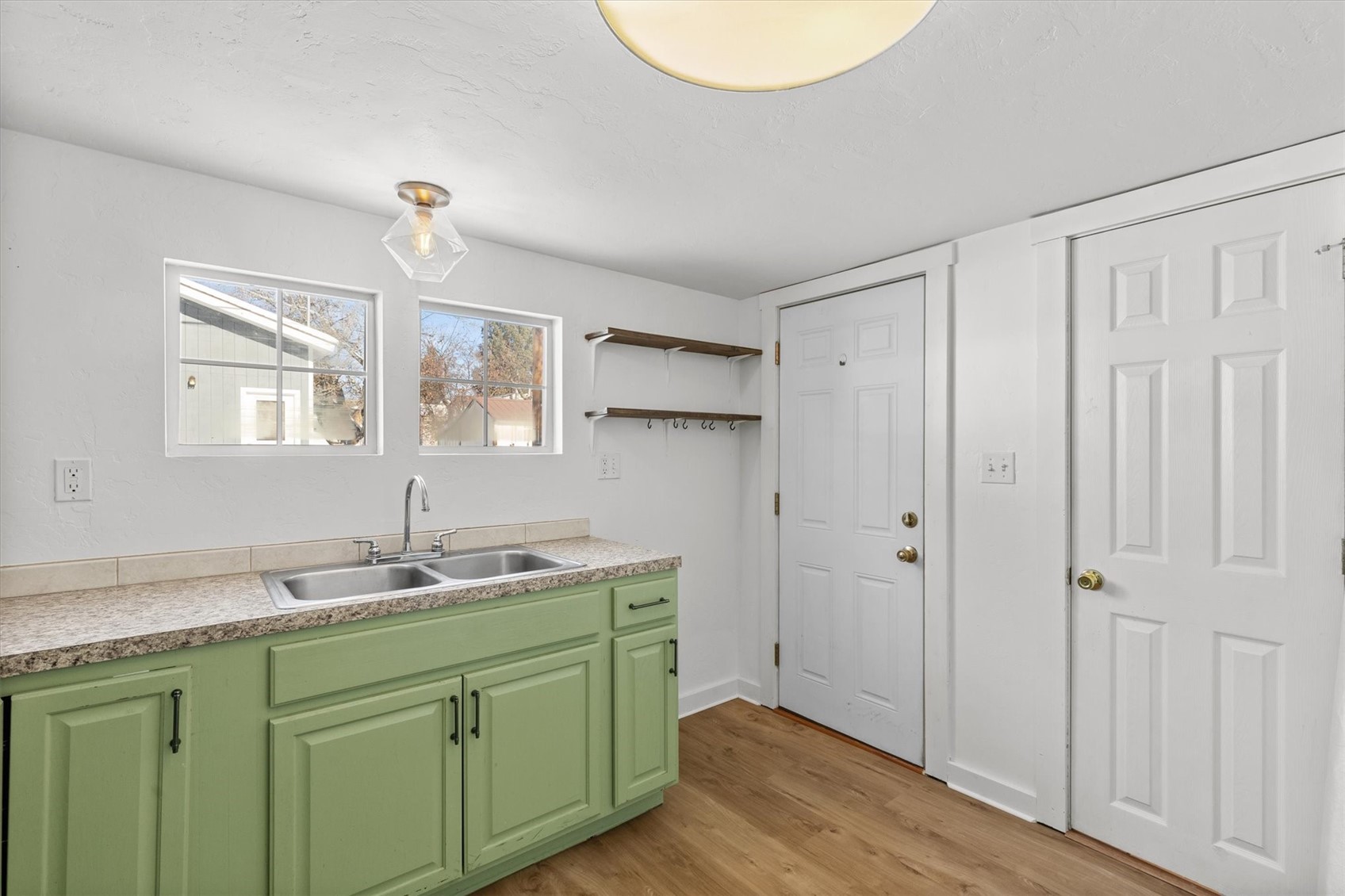 456 E Washington AVENUE