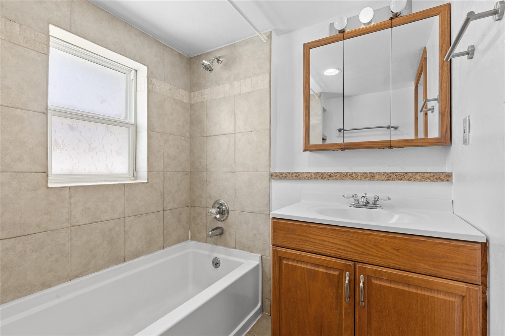 456 E Washington AVENUE