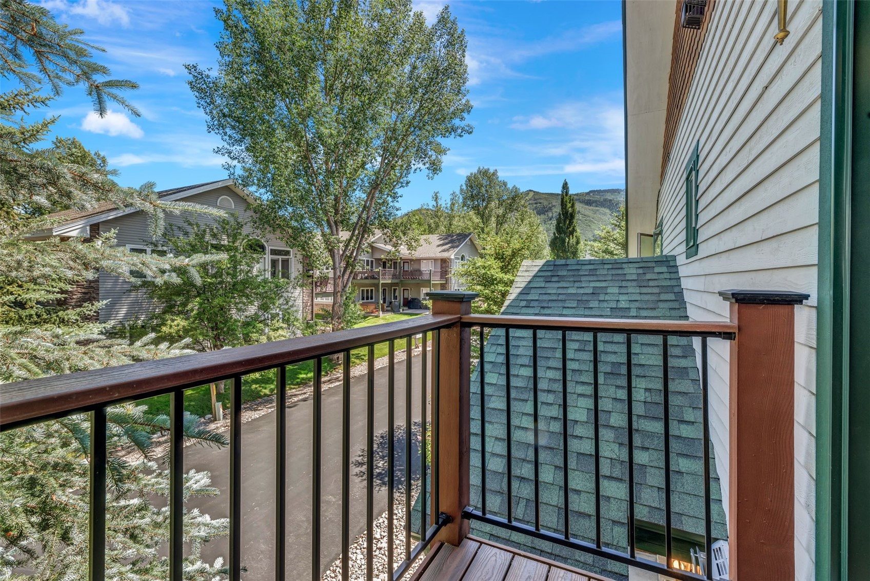 1551 Thistlebrook LANE 1551