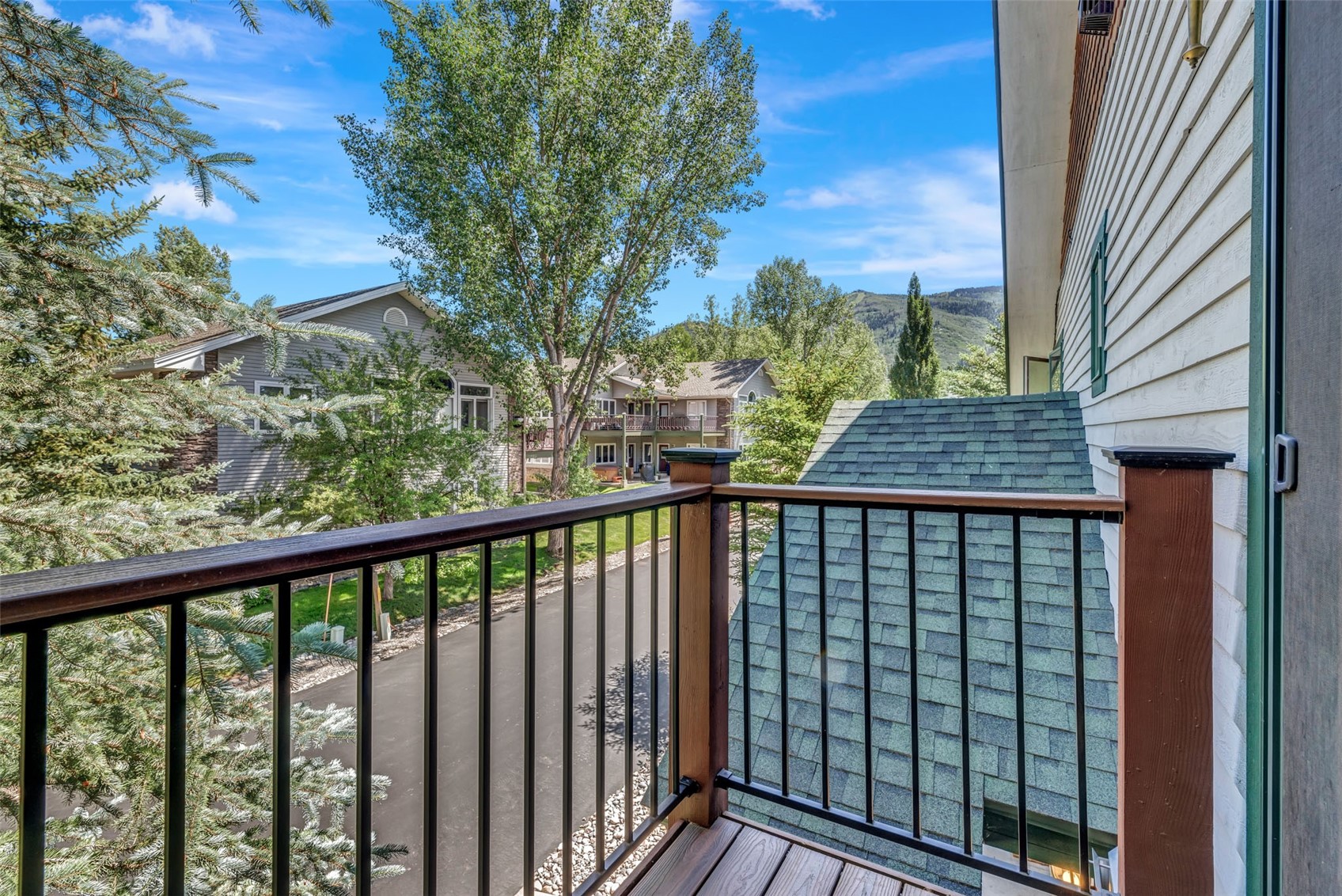 1551 Thistlebrook LANE 1551