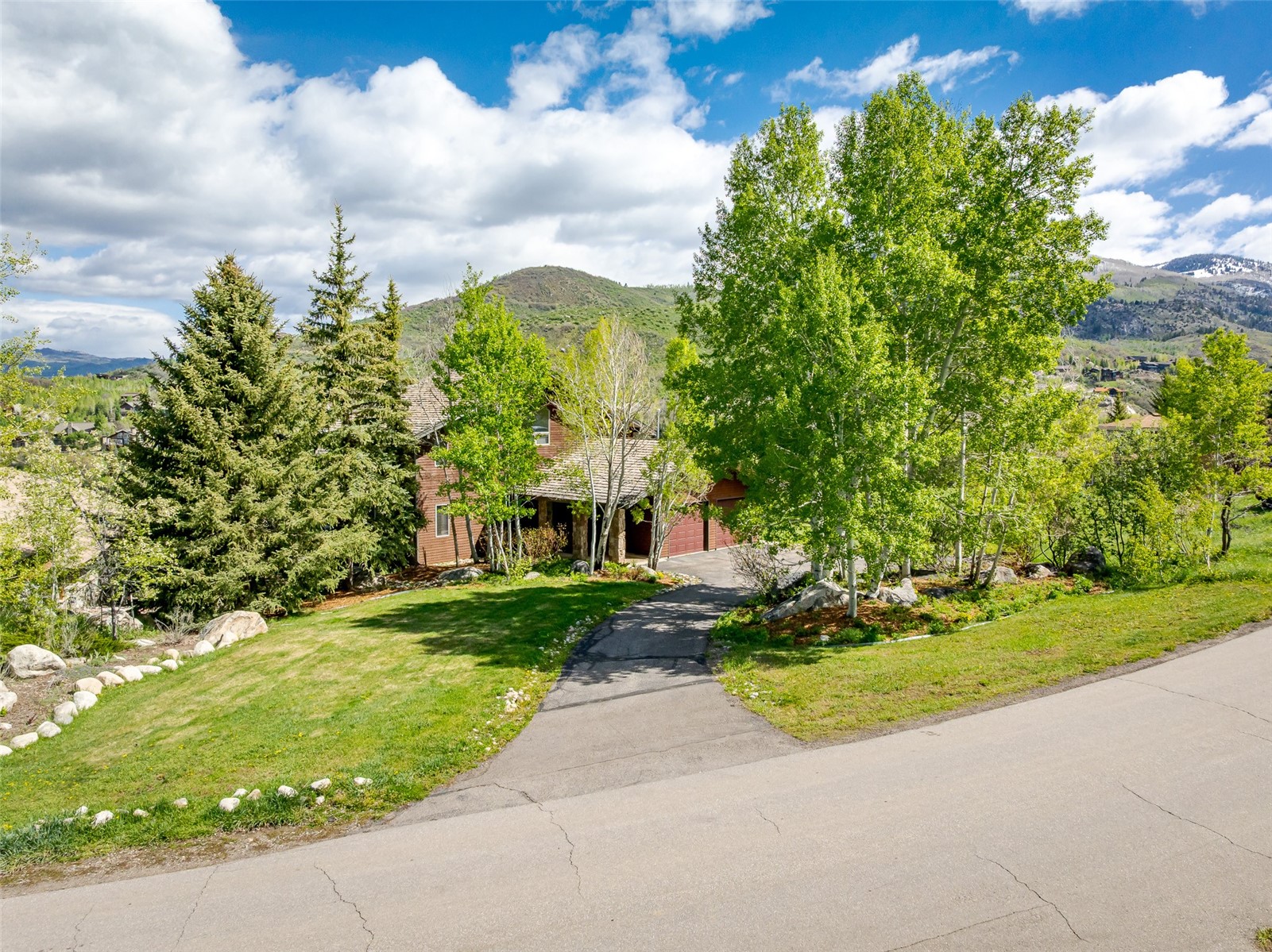 2280 Clubhouse DRIVE