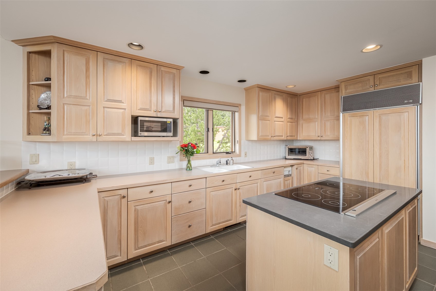 2280 Clubhouse DRIVE