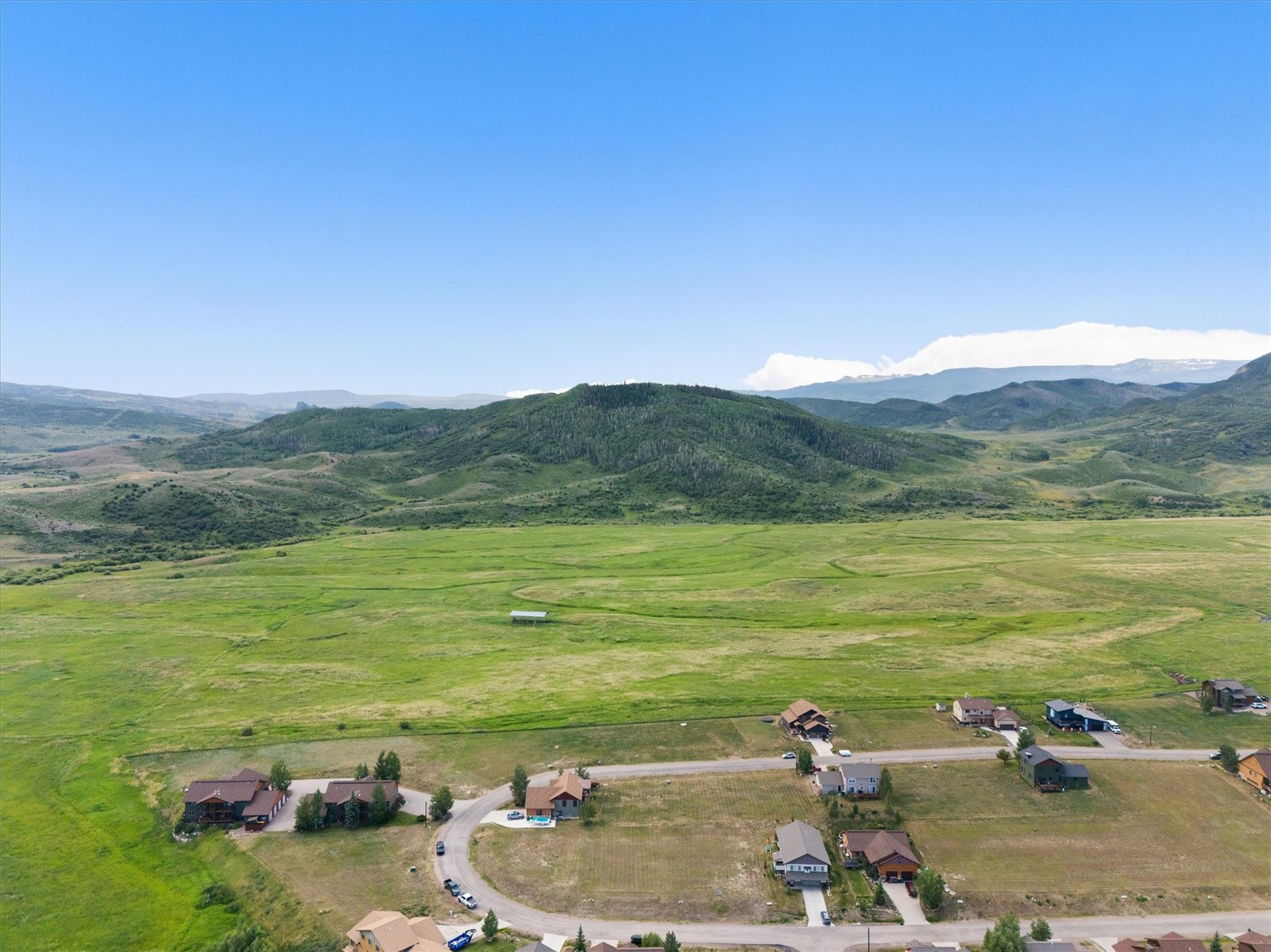 124 Oak Ridge CIRCLE