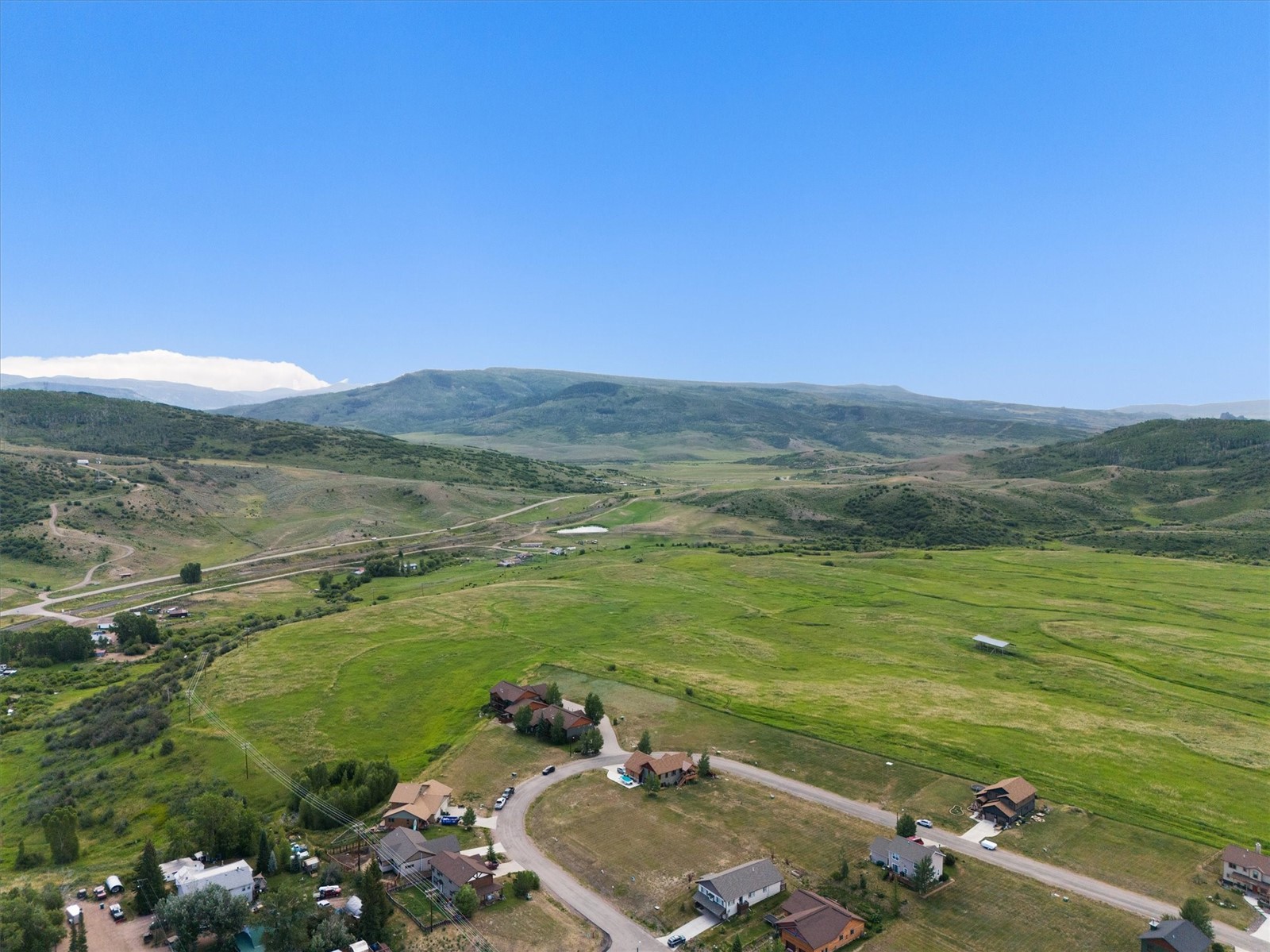 124 Oak Ridge CIRCLE