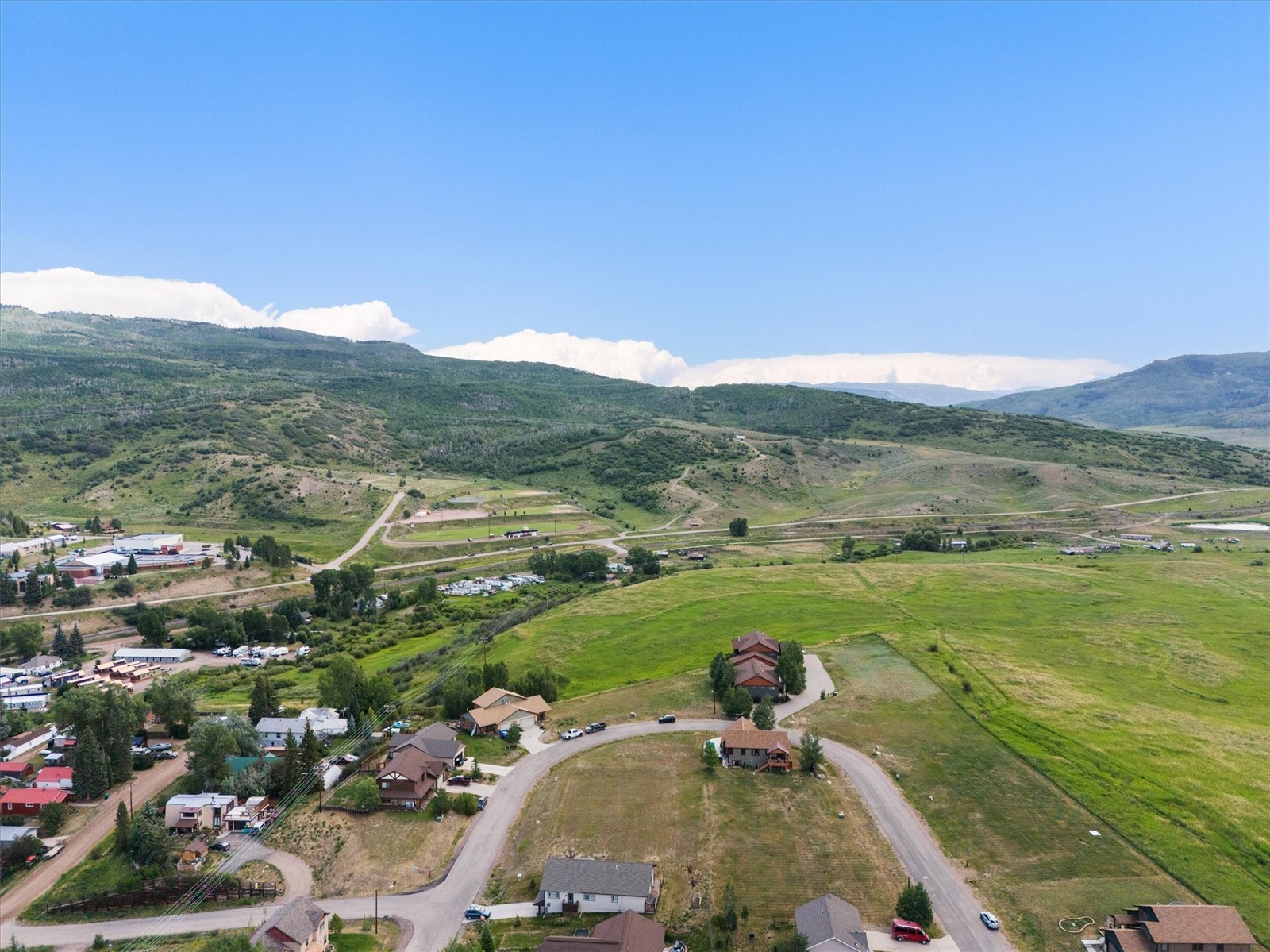 124 Oak Ridge CIRCLE