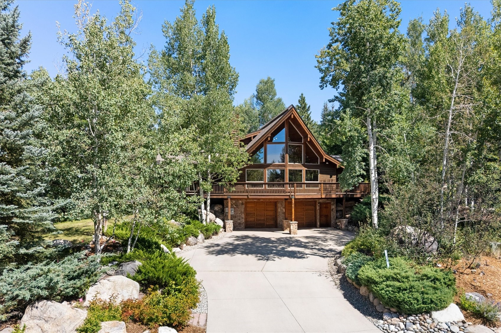 632 Meadowbrook CIRCLE