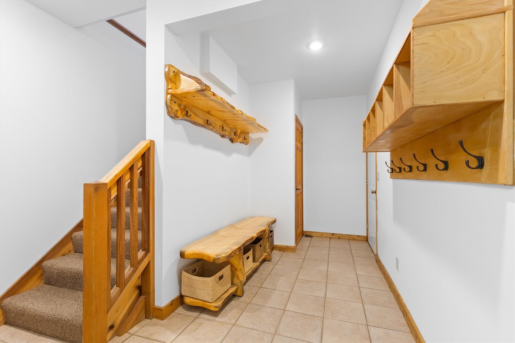 632 Meadowbrook CIRCLE