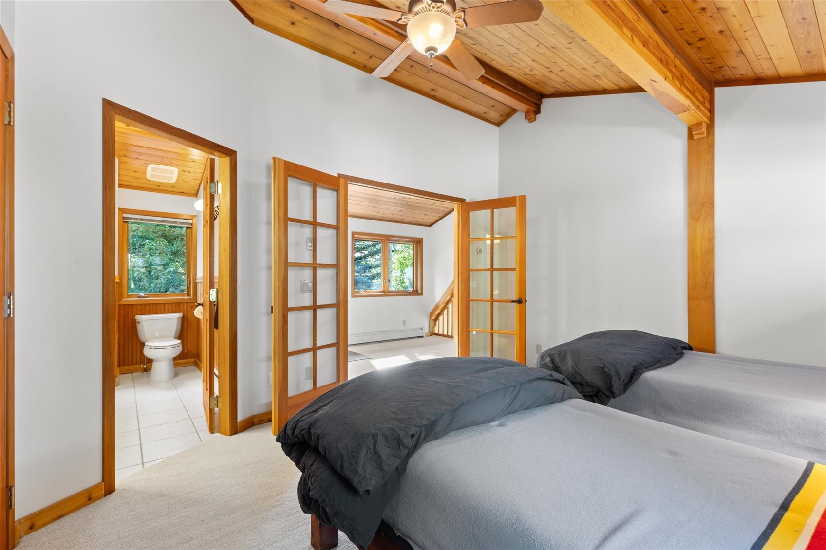 632 Meadowbrook CIRCLE