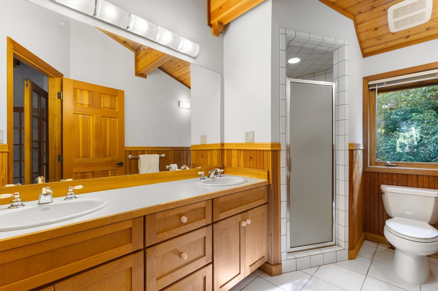 632 Meadowbrook CIRCLE