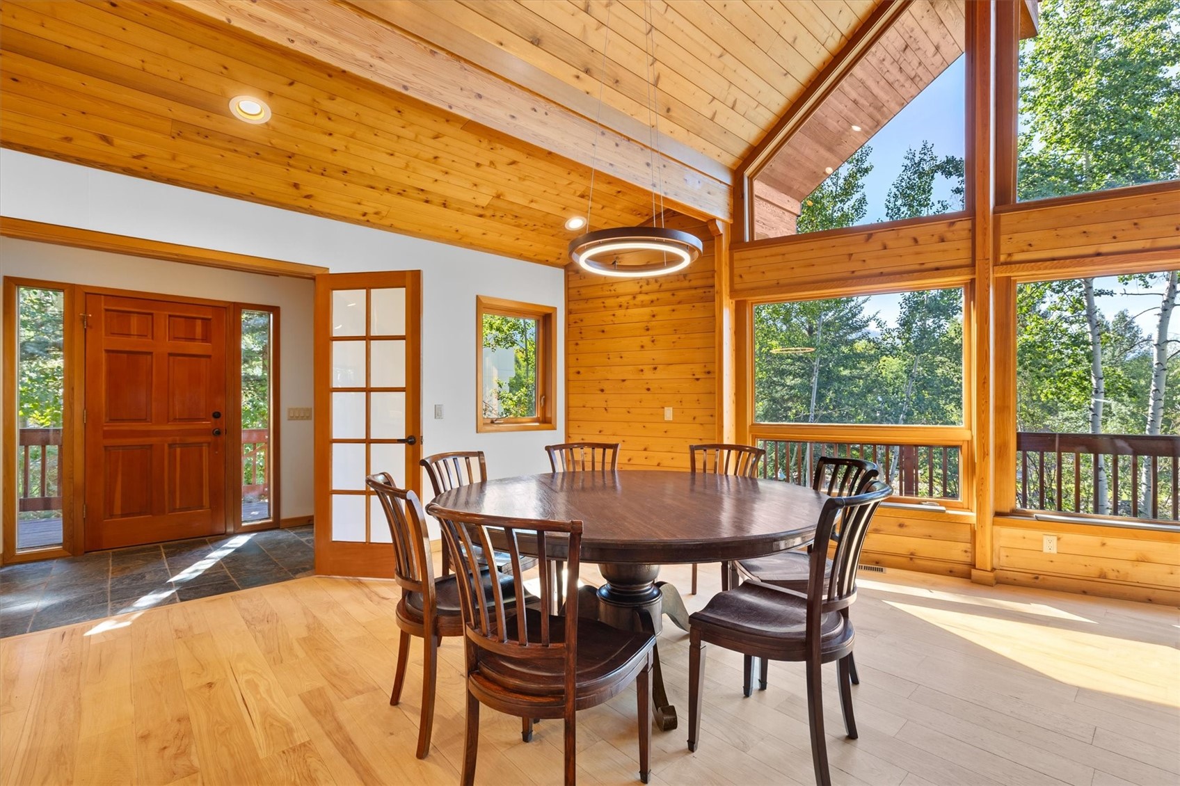 632 Meadowbrook CIRCLE