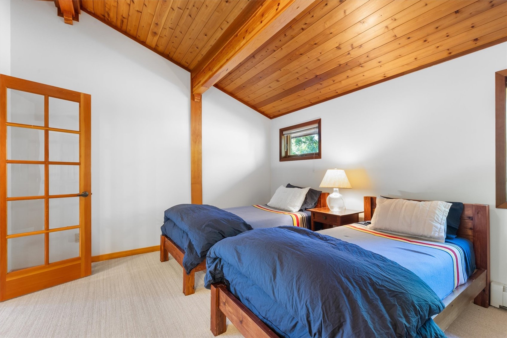 632 Meadowbrook CIRCLE