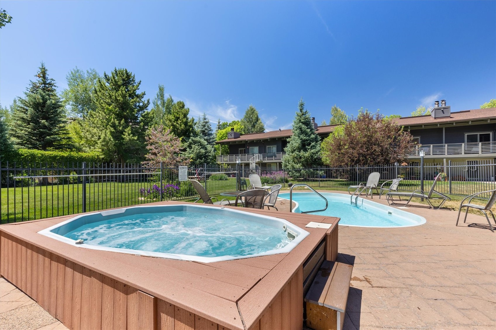 1335 Walton Creek ROAD 28