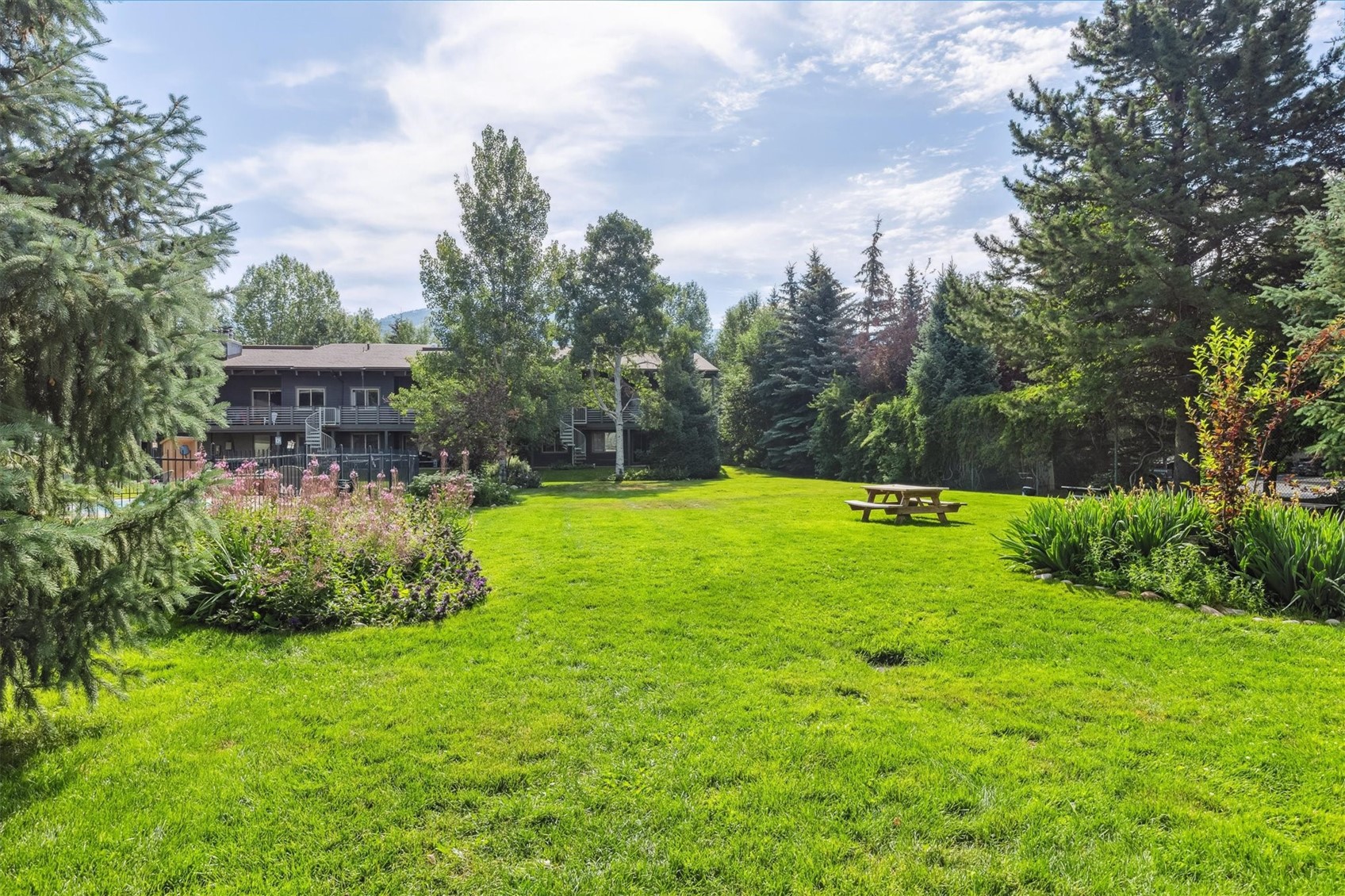 1335 Walton Creek ROAD 28