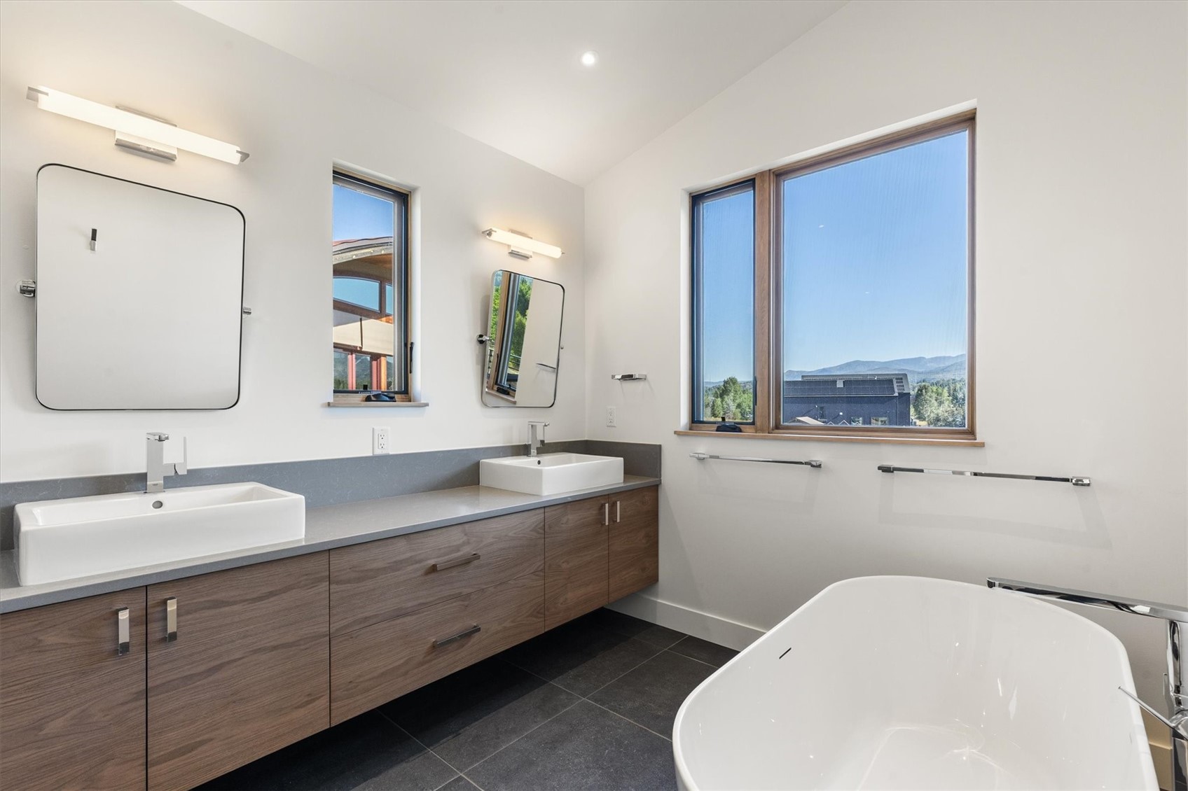 2085 Trollhaugen LANE