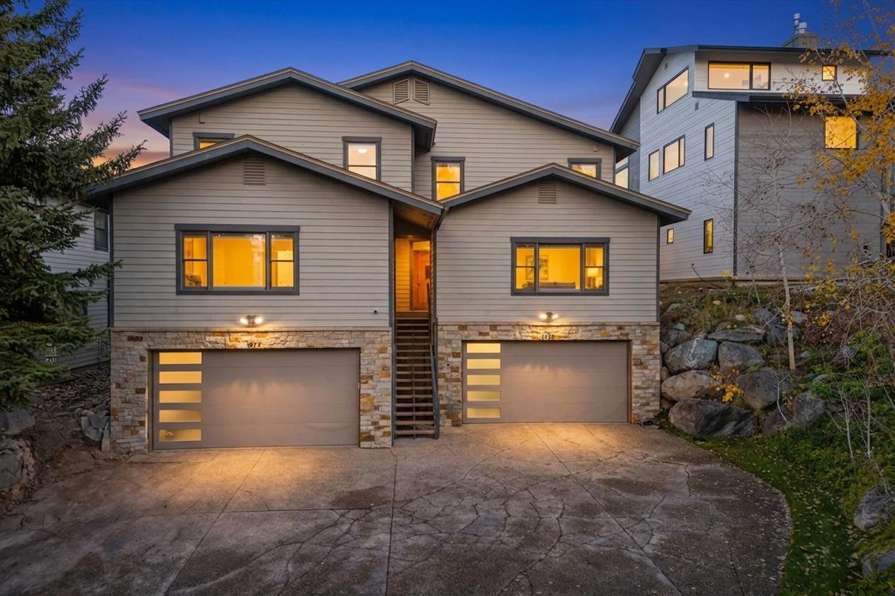 1877 Highland WAY