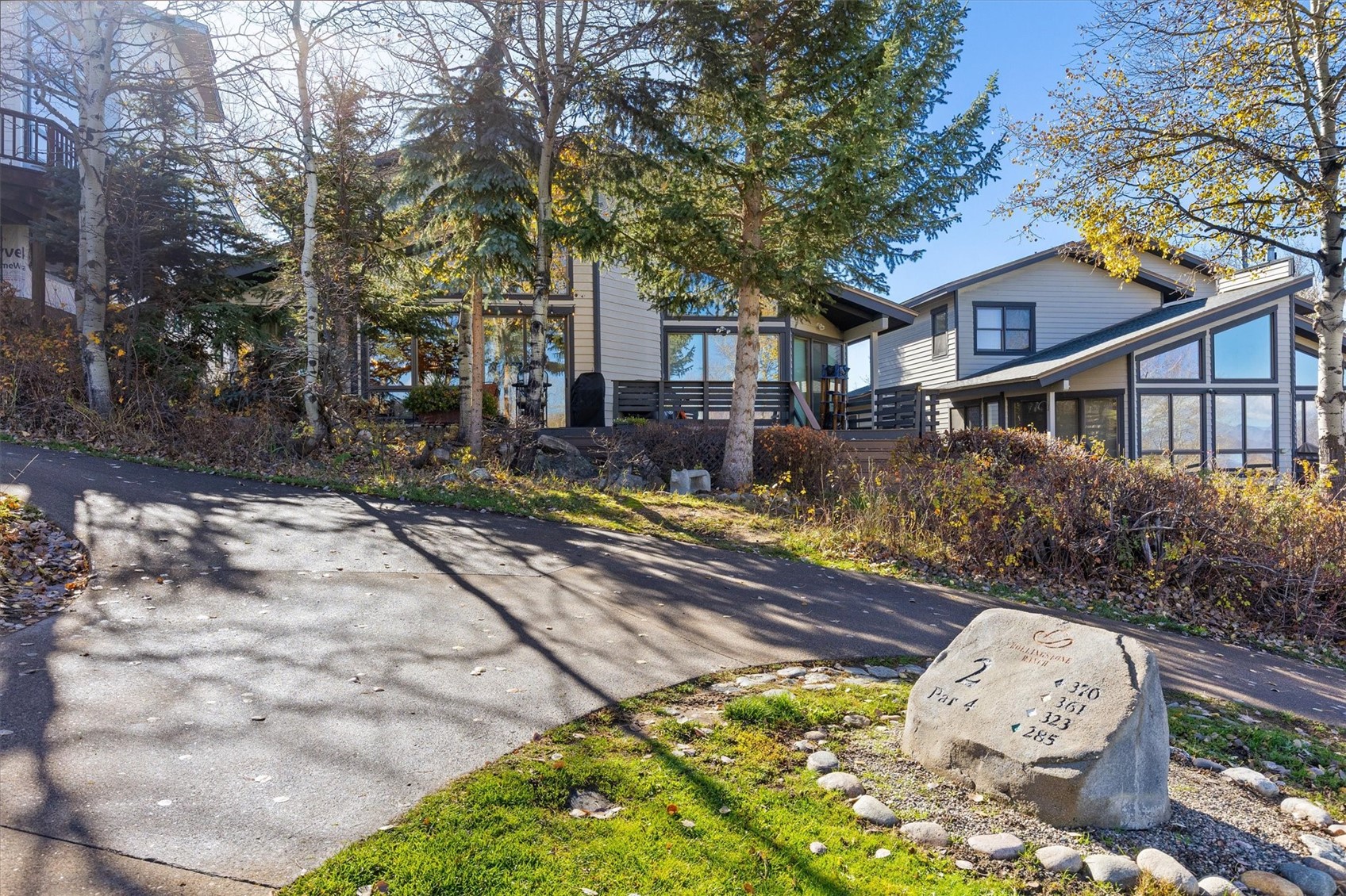 1877 Highland WAY