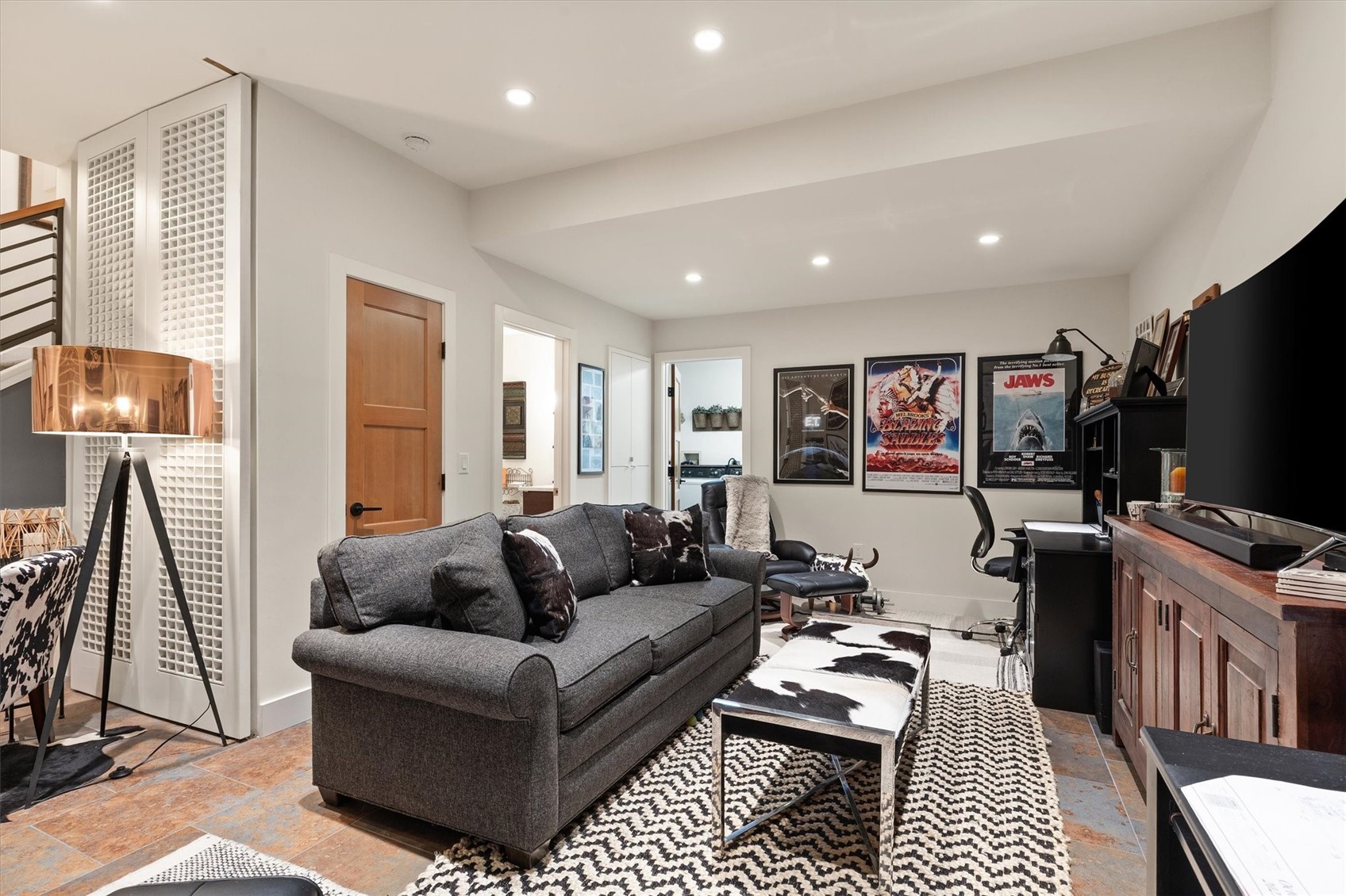 1877 Highland WAY