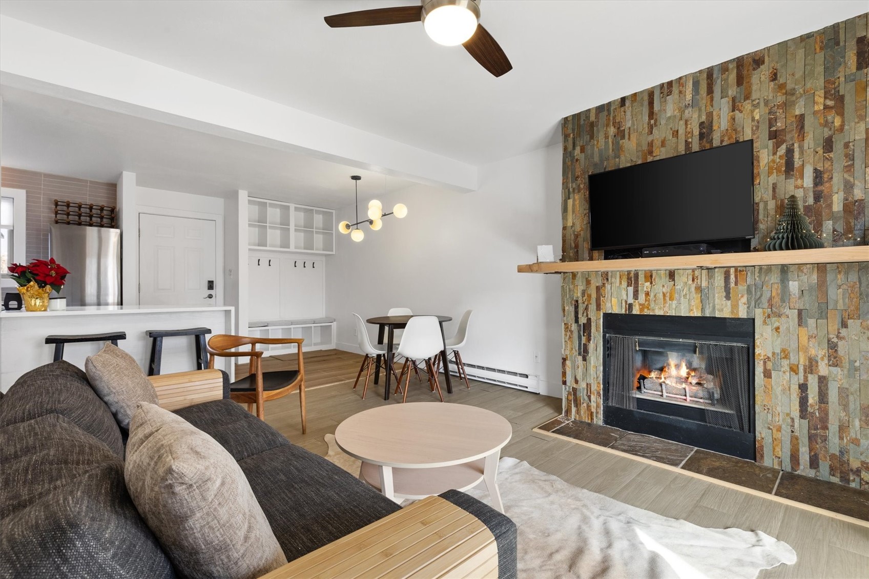 1565 Shadow Run Frontage B307