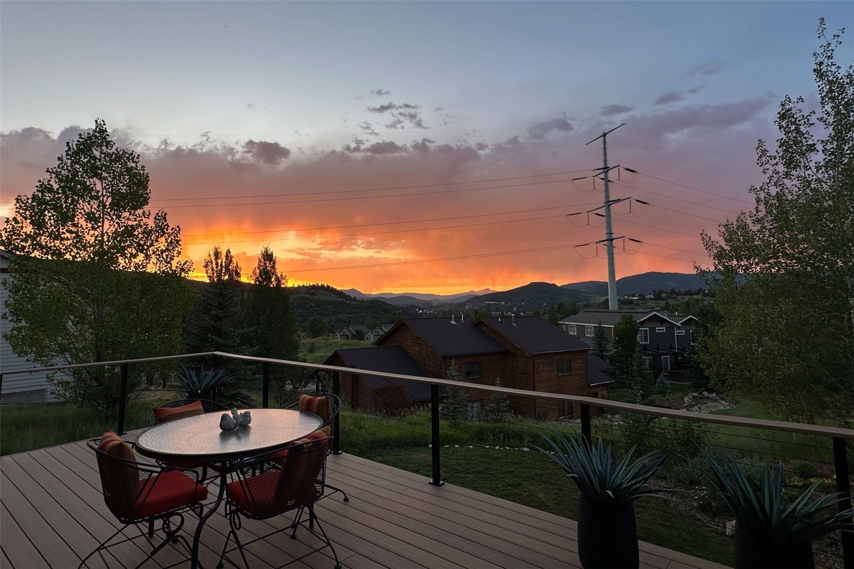 1169 Longview CIRCLE