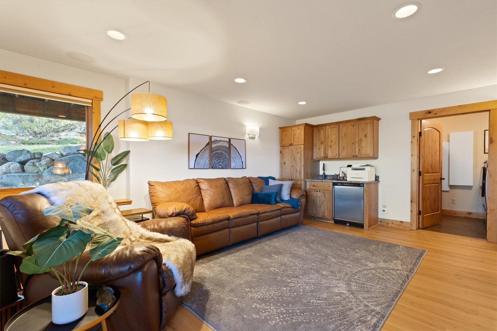 1169 Longview CIRCLE