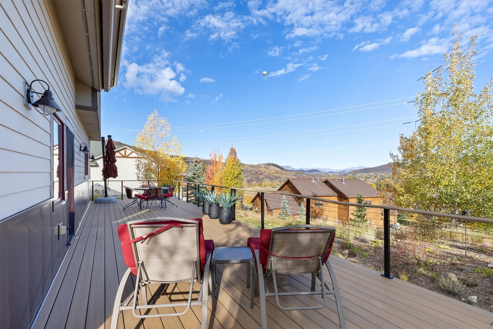 1169 Longview CIRCLE