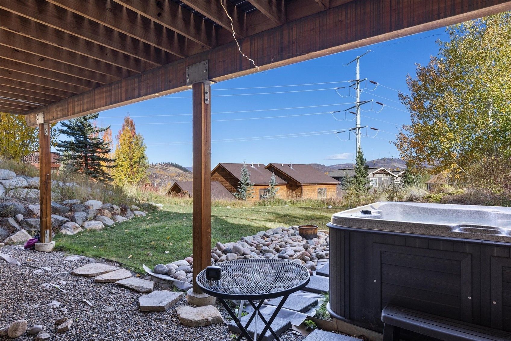 1169 Longview CIRCLE