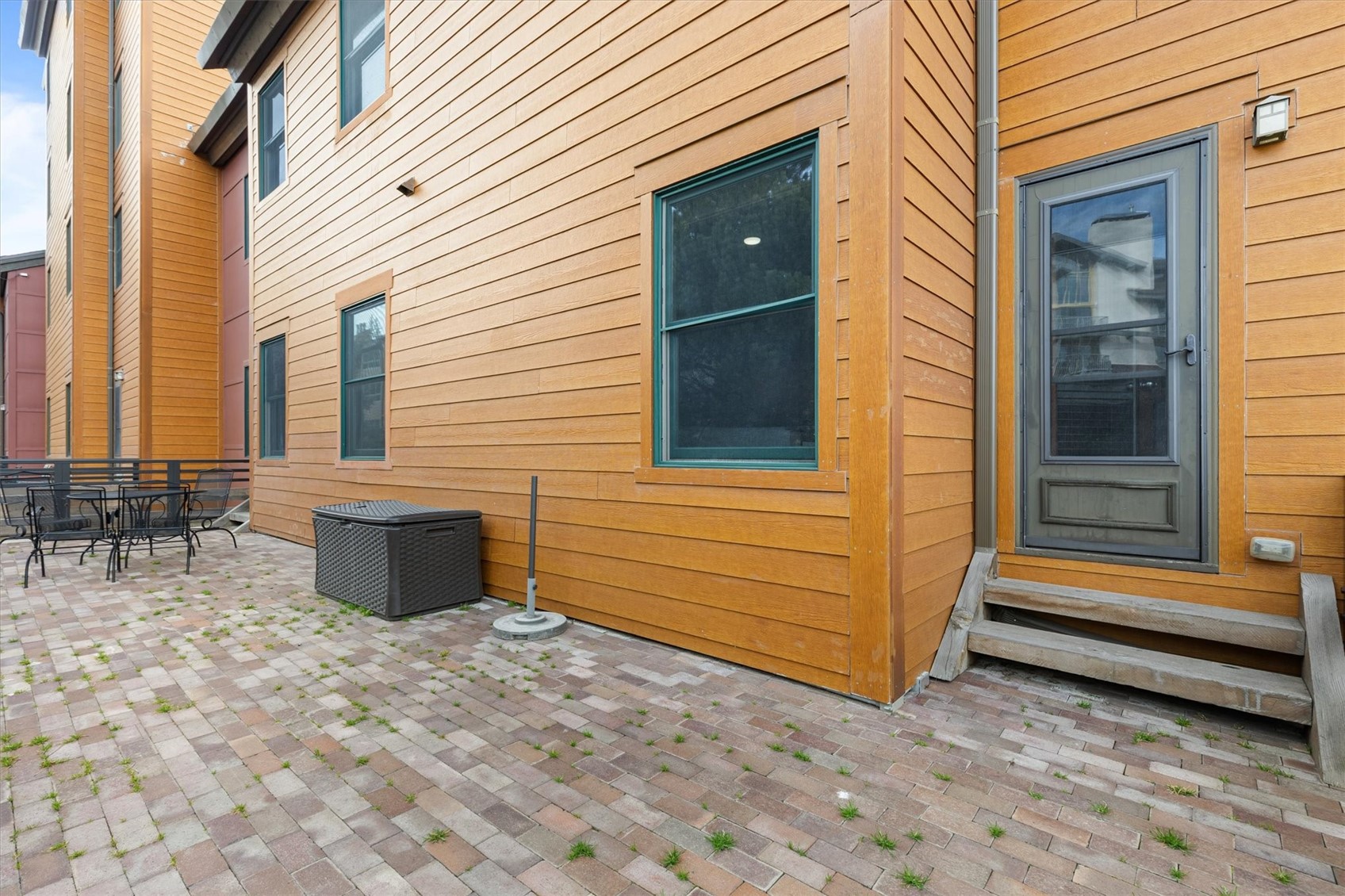 2000 Ski Time Square DRIVE 106