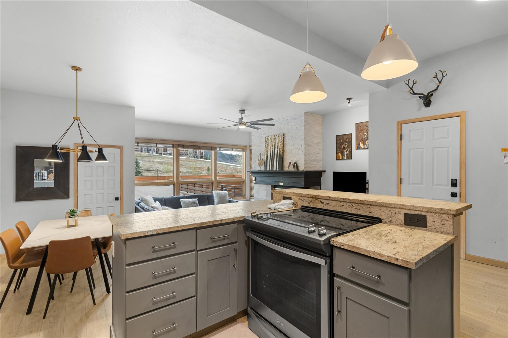 2000 Ski Time Square DRIVE 106