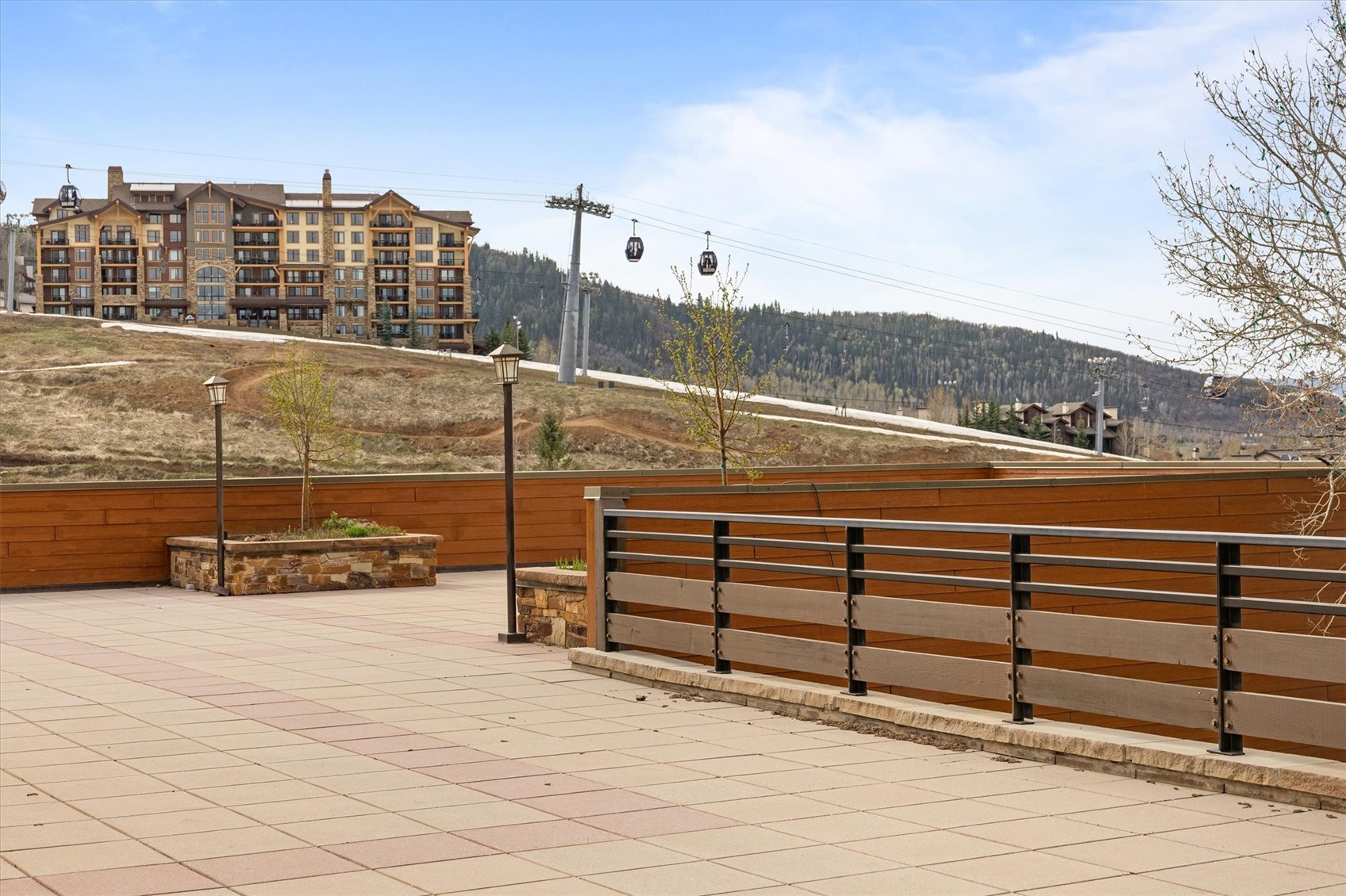 2000 Ski Time Square DRIVE 106