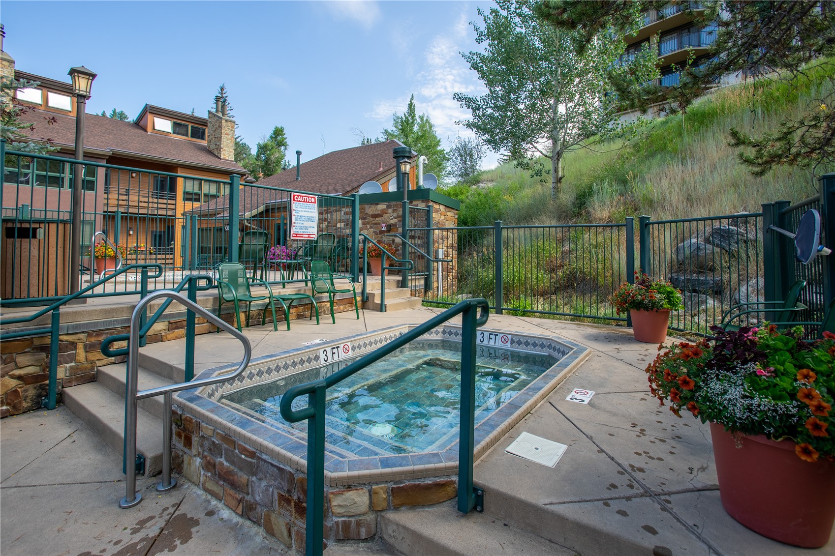 2000 Ski Time Square DRIVE 106