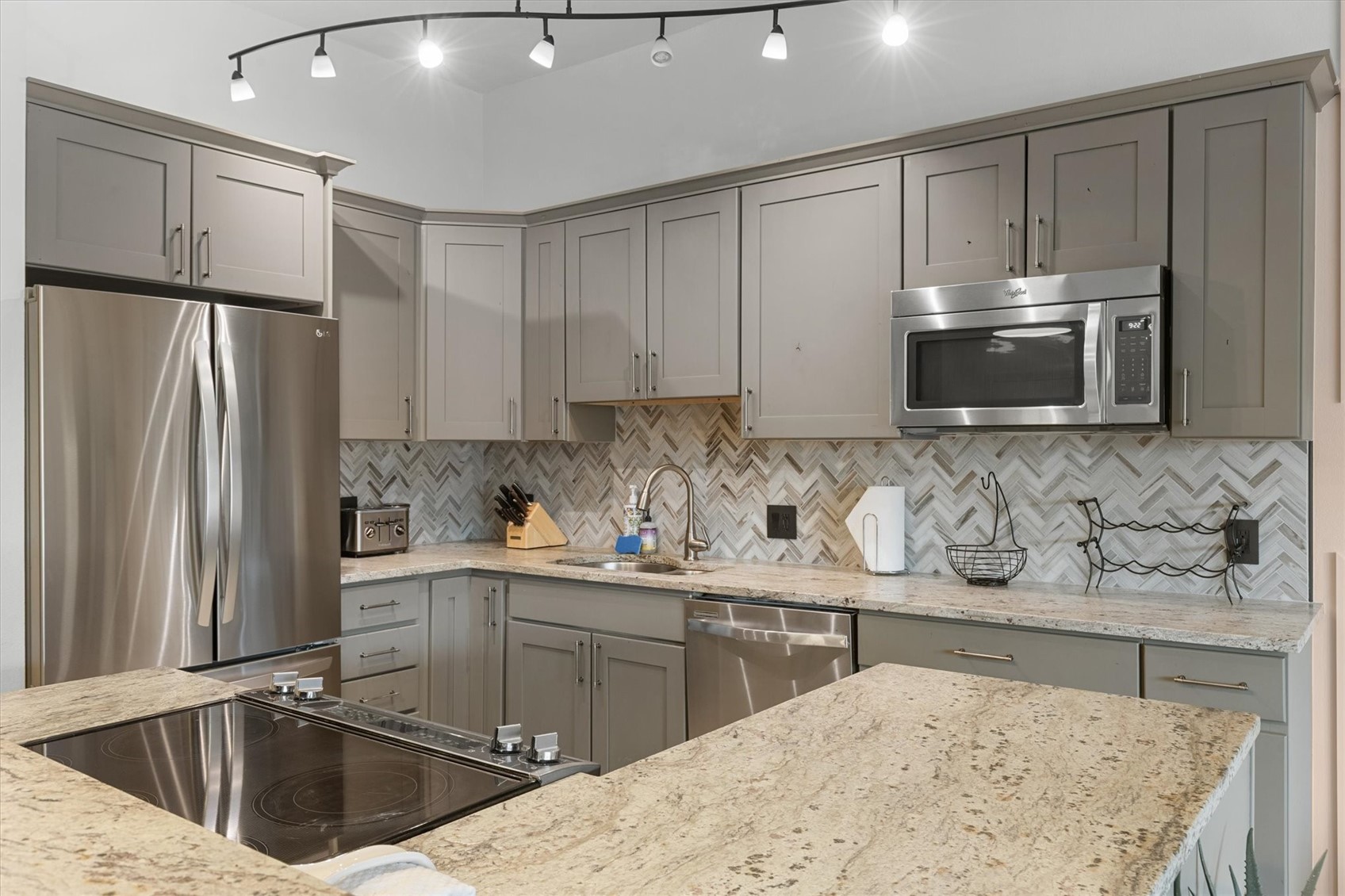 2000 Ski Time Square DRIVE 106