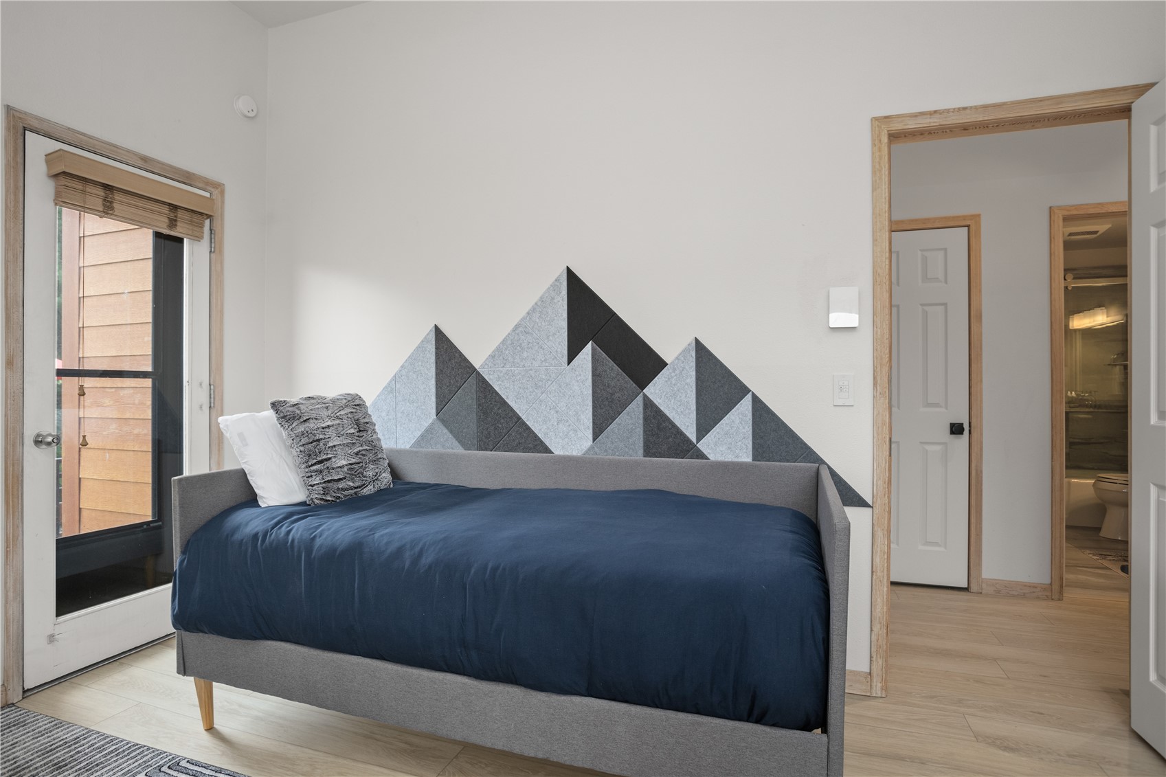 2000 Ski Time Square DRIVE 106