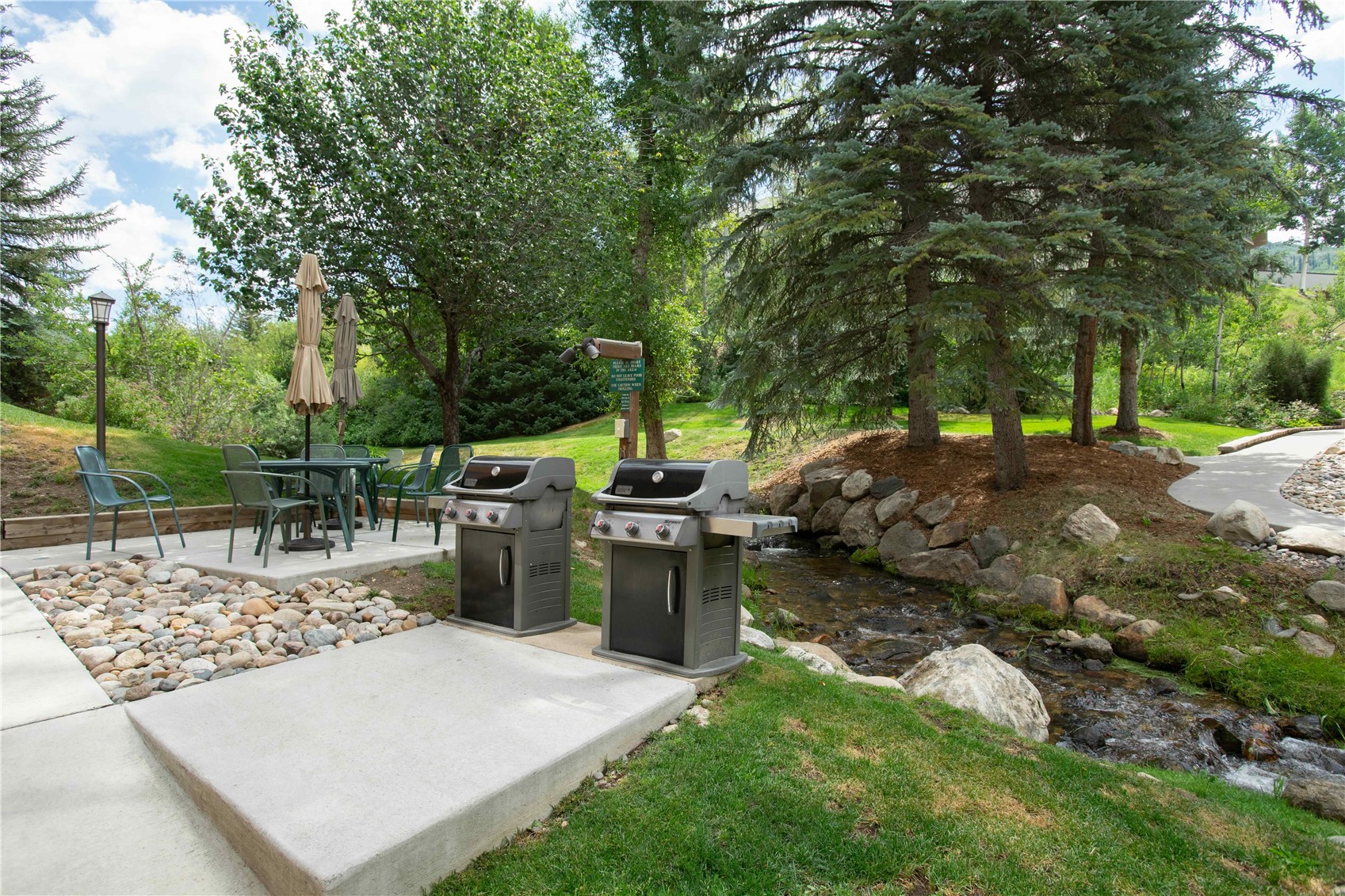 2000 Ski Time Square DRIVE 106