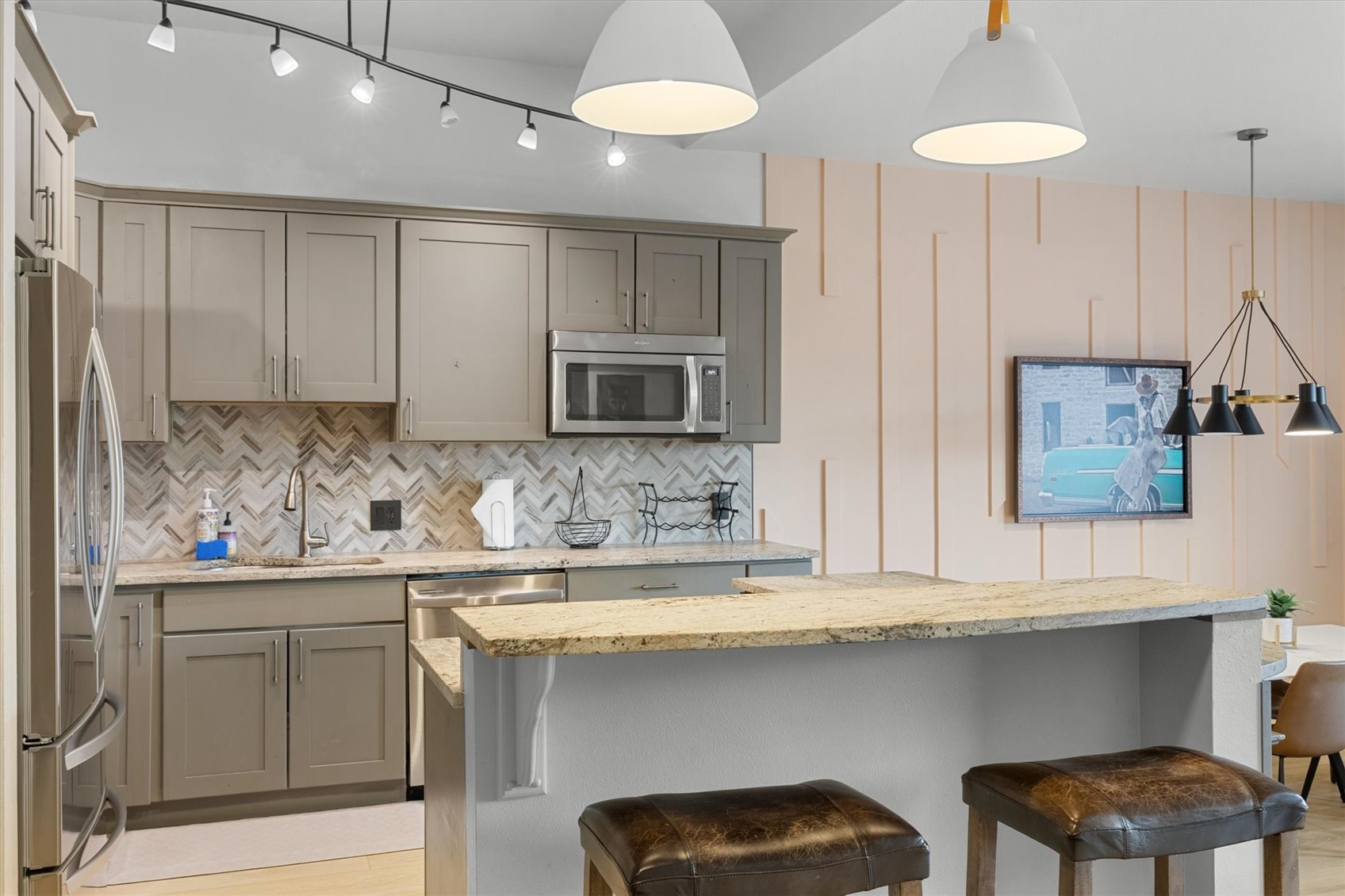 2000 Ski Time Square DRIVE 106