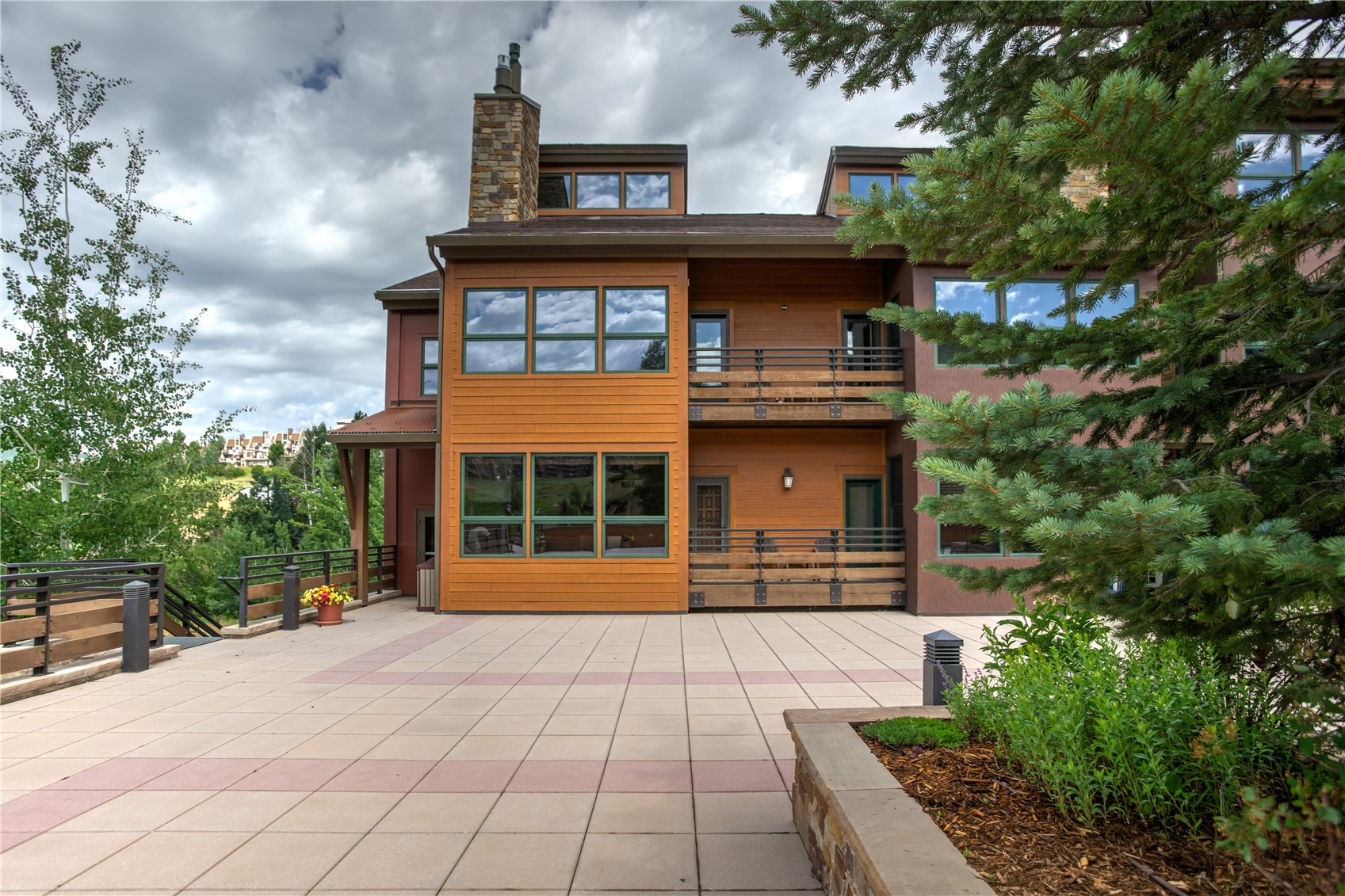 2000 Ski Time Square DRIVE 106